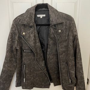 ADORABLE LEATHER JACKET